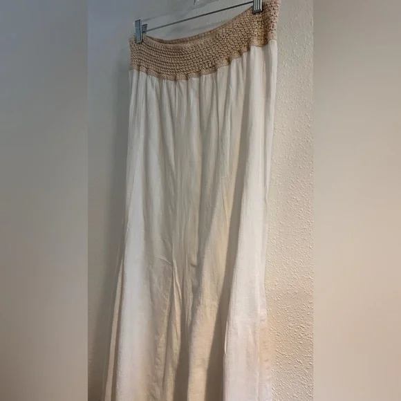 VENUS White and Tan Maxi Skirt - Picture 6 of 6